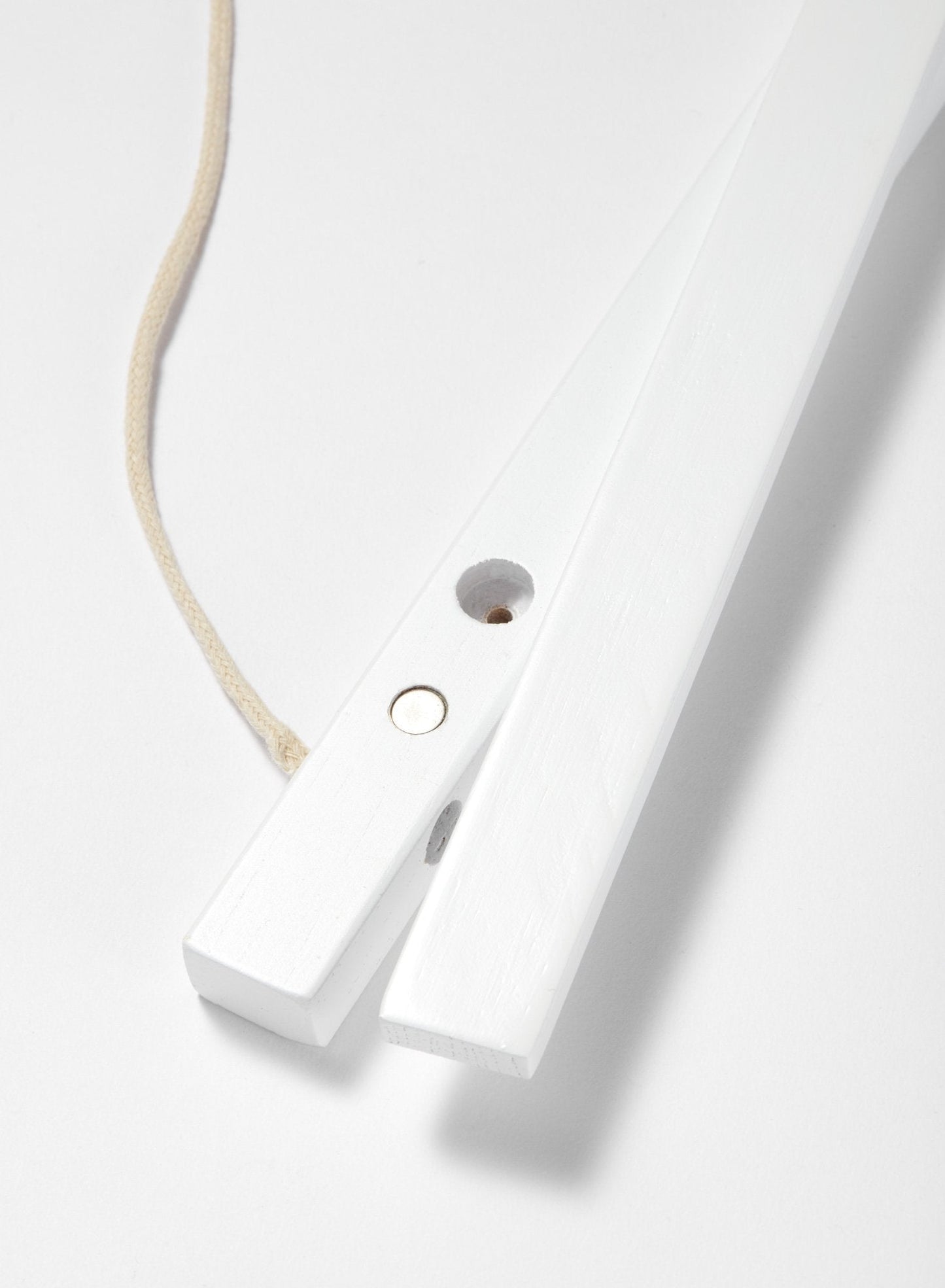 White Oak Poster Hanger, 24 in | 61 cm